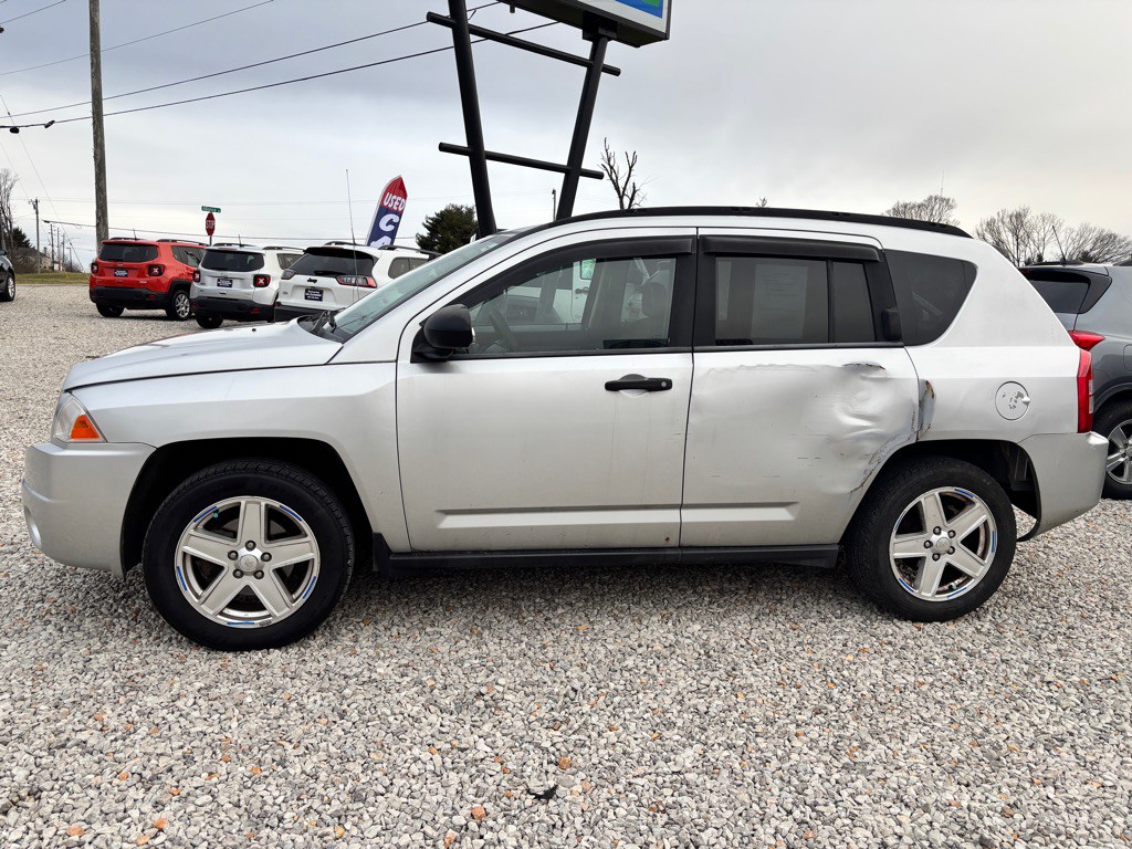 2007 Jeep Compass Image 2