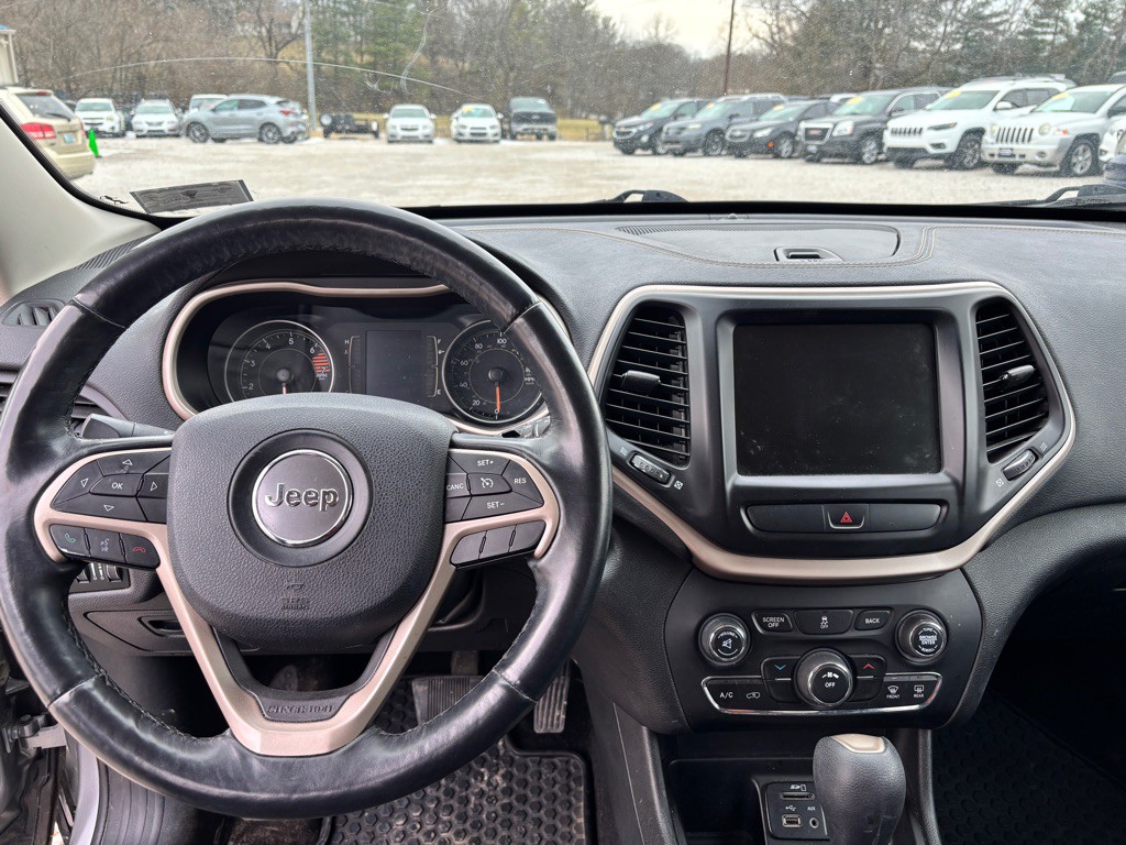 2017 Jeep Cherokee Image 15