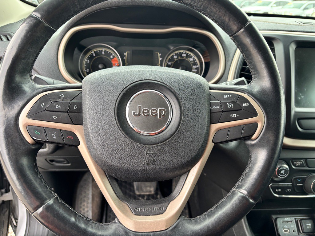 2017 Jeep Cherokee Image 16