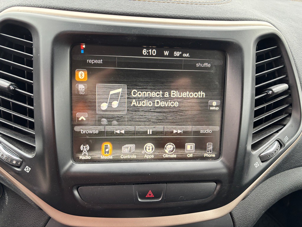 2017 Jeep Cherokee Image 17