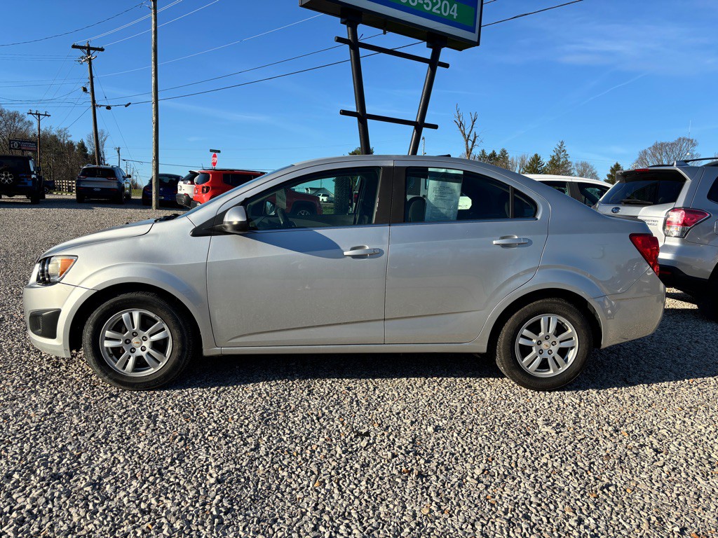 2012 Chevrolet Sonic Image 2