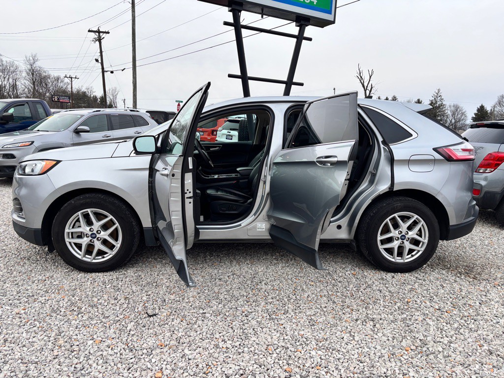 2022 Ford Edge Image 10