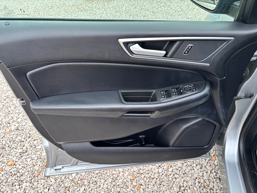 2022 Ford Edge Image 11