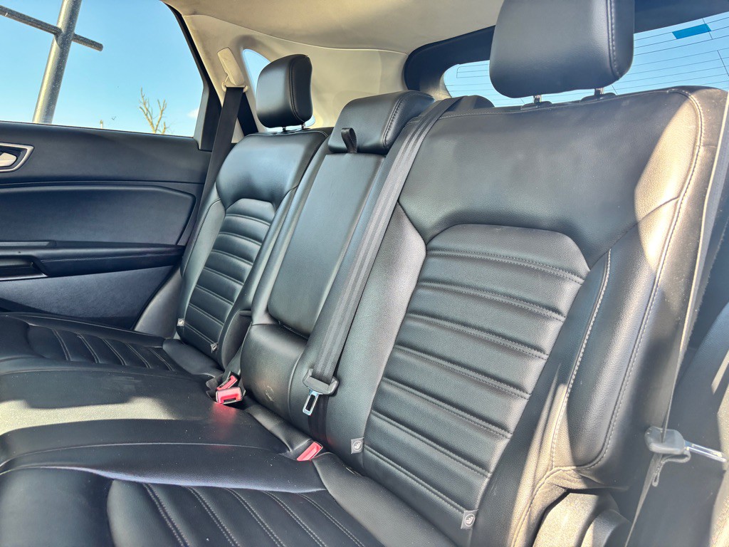 2022 Ford Edge Image 13
