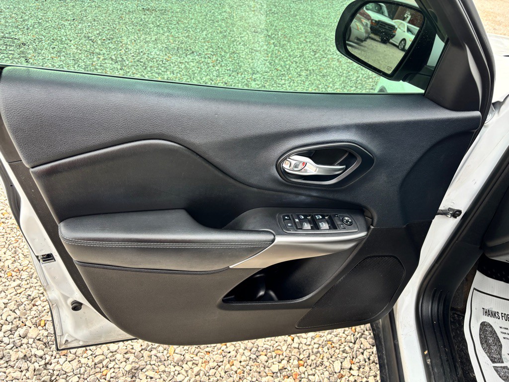 2019 Jeep Cherokee Image 11