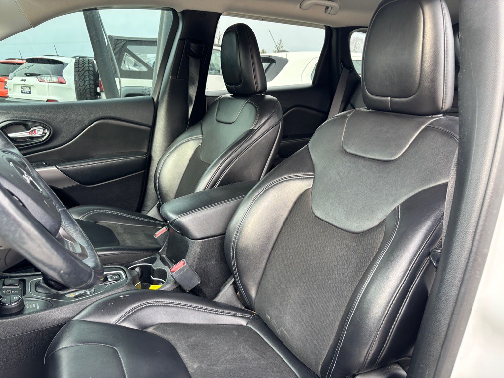 2019 Jeep Cherokee Image 12