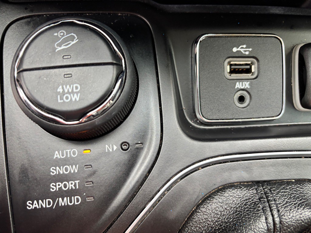 2019 Jeep Cherokee Image 17