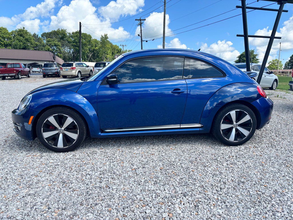 2013 Volkswagen Beetle Image 2