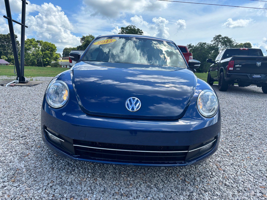 2013 Volkswagen Beetle Image 4