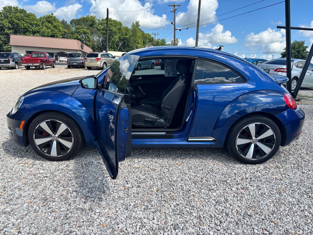 2013 Volkswagen Beetle Image 10