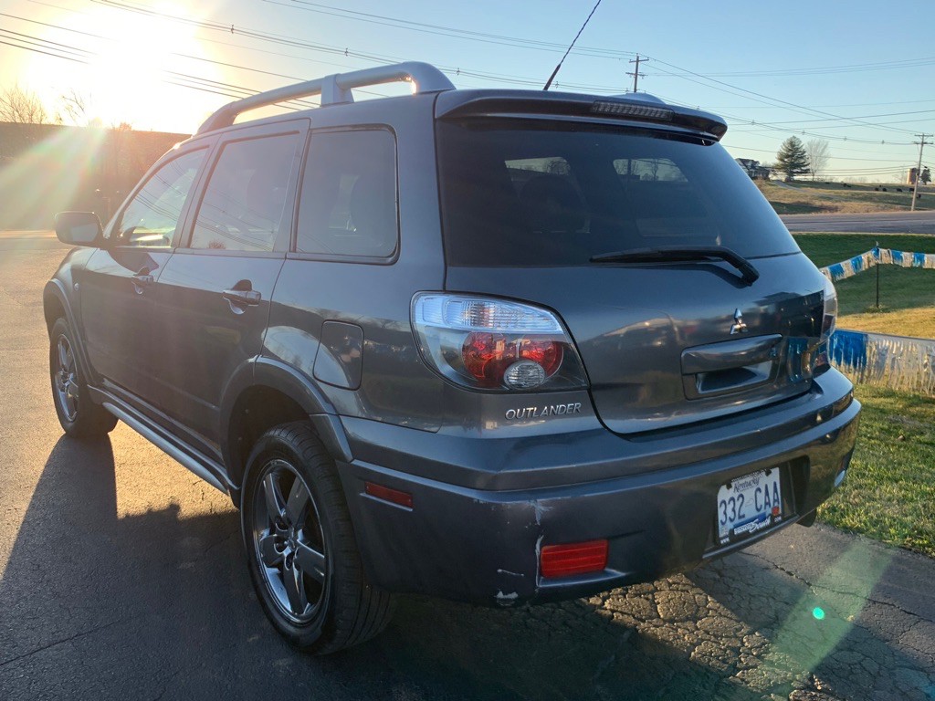 2006 Mitsubishi Outlander Image 9