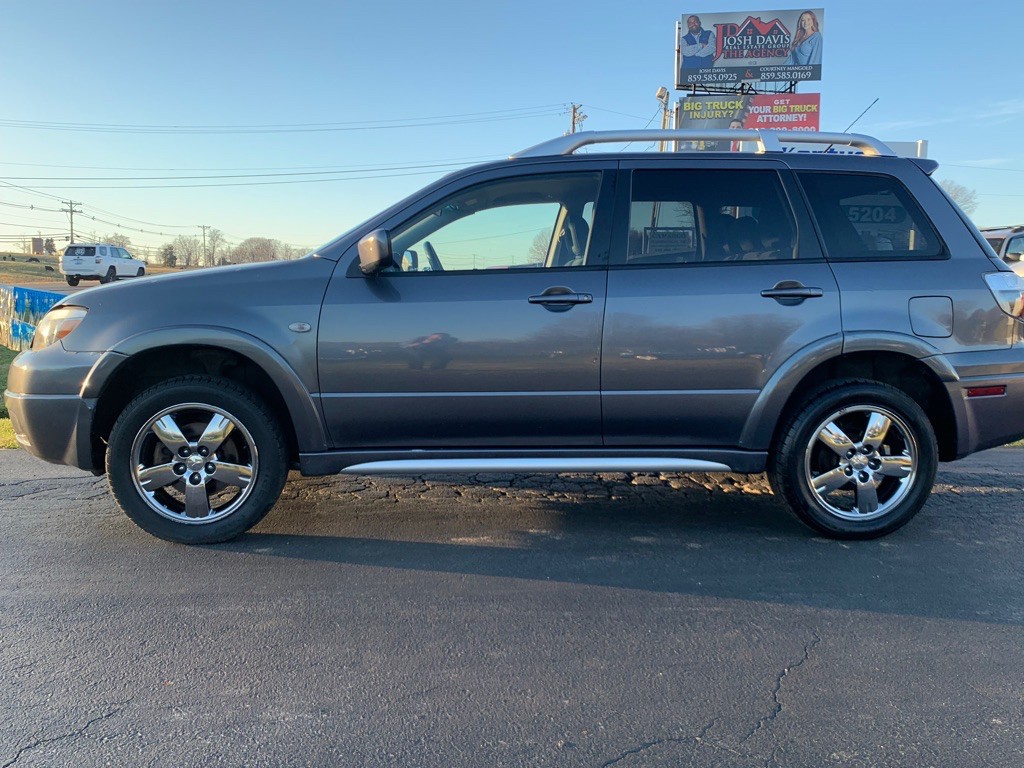 2006 Mitsubishi Outlander Image 11