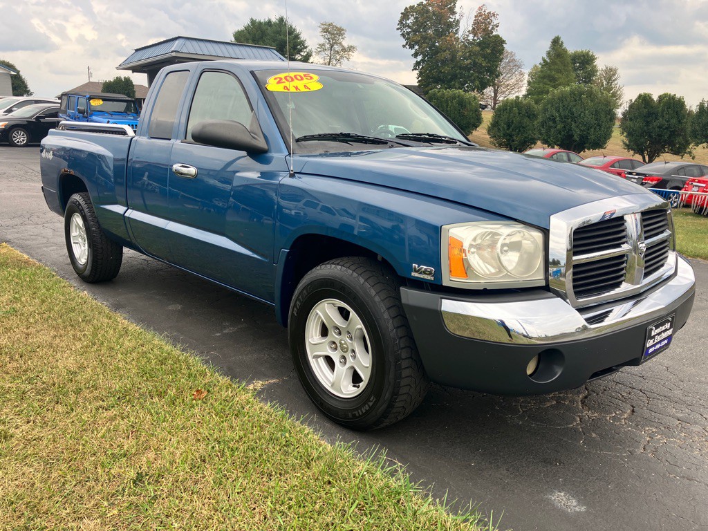 2005 Dodge Dakota Image 4