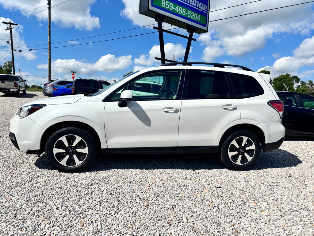 2018 Subaru Forester Image 2