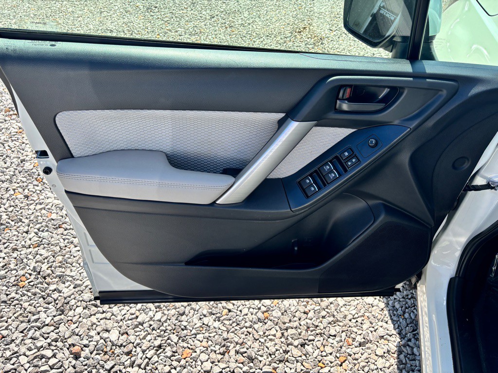 2018 Subaru Forester Image 11