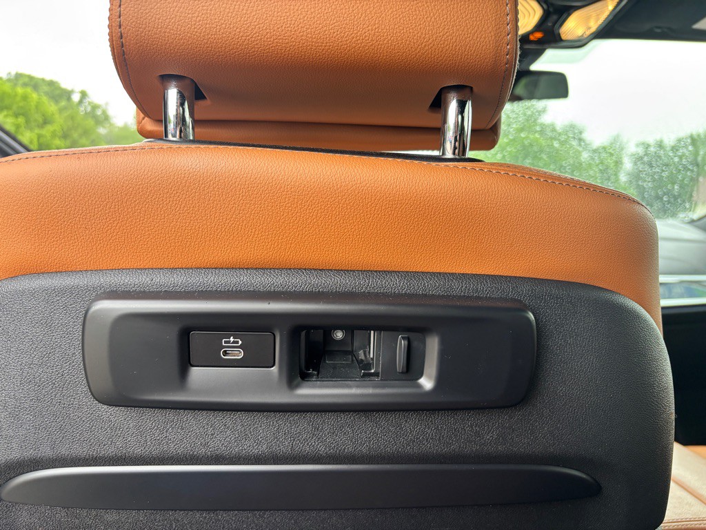 2019 BMW X7 Image 14