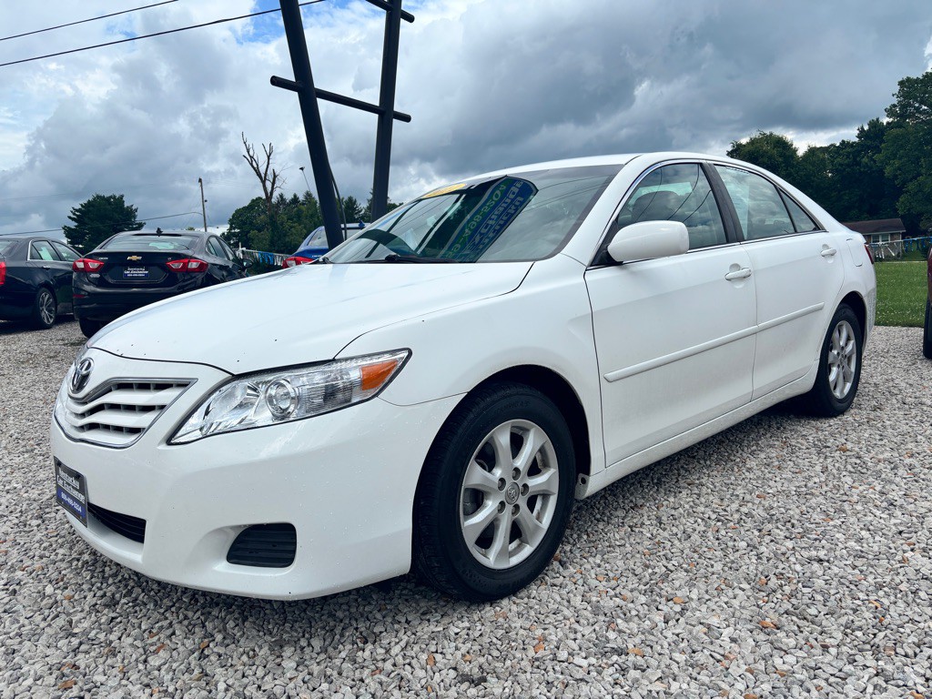 2011 Toyota Camry Image 3