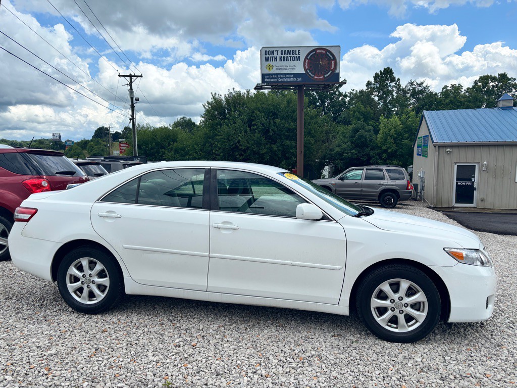 2011 Toyota Camry Image 6