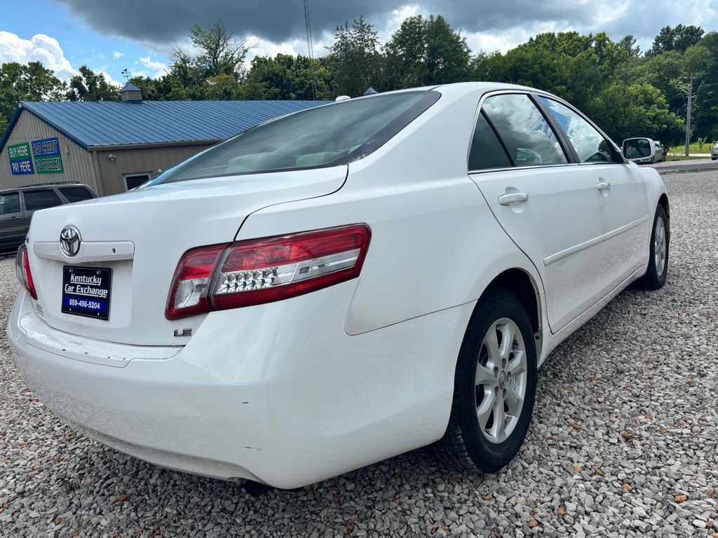 2011 Toyota Camry Image 7