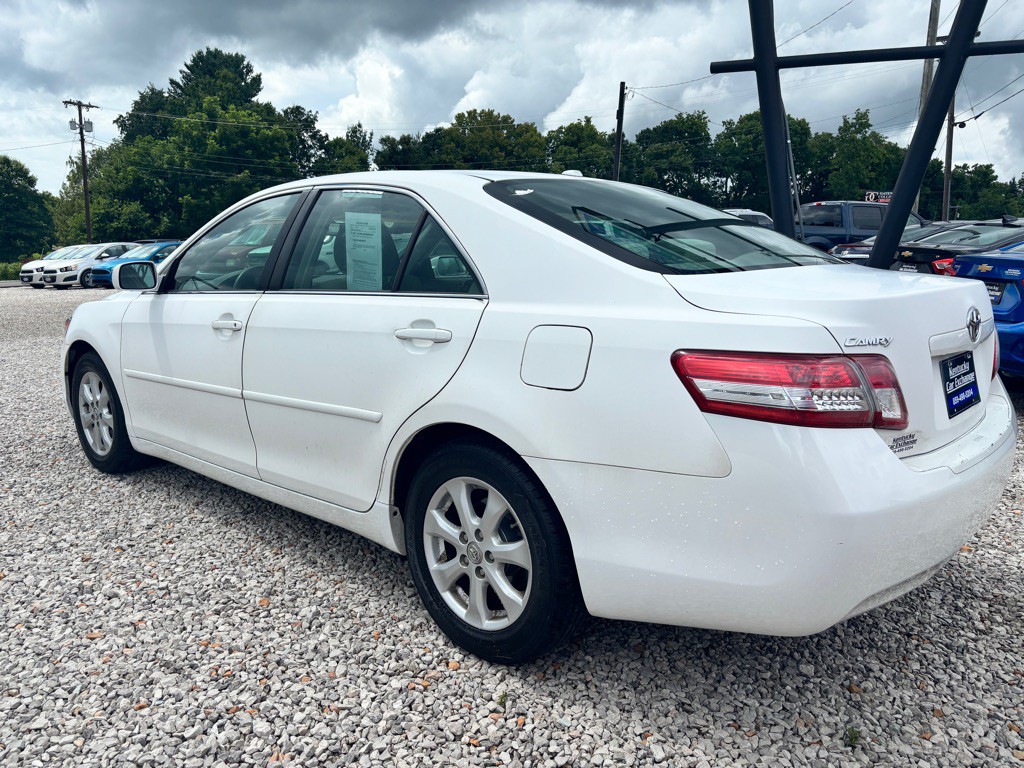 2011 Toyota Camry Image 9