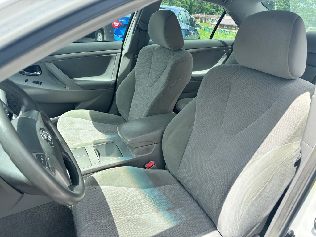 2011 Toyota Camry Image 11
