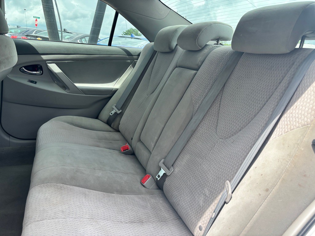 2011 Toyota Camry Image 12