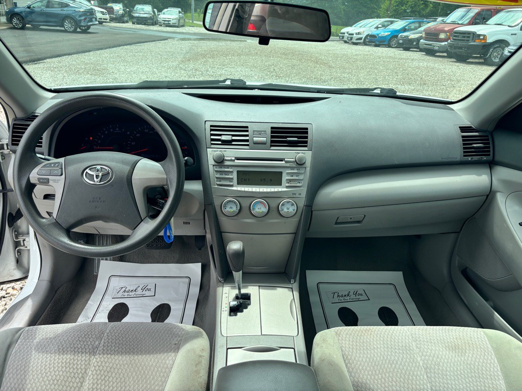 2011 Toyota Camry Image 13