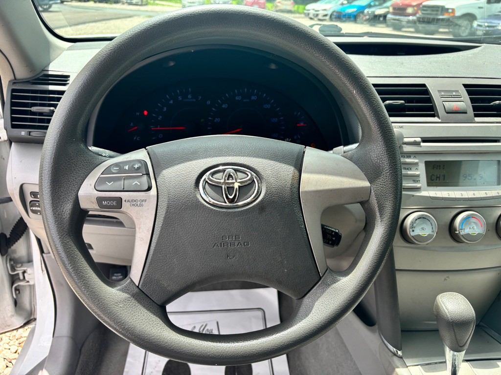2011 Toyota Camry Image 14
