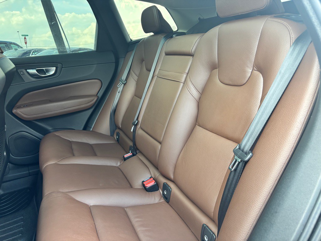 2020 Volvo XC60 Image 14