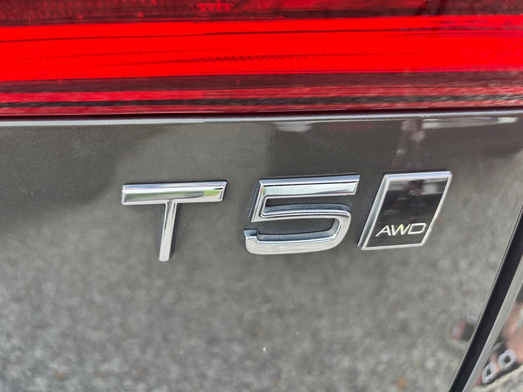 2020 Volvo XC60 Image 20