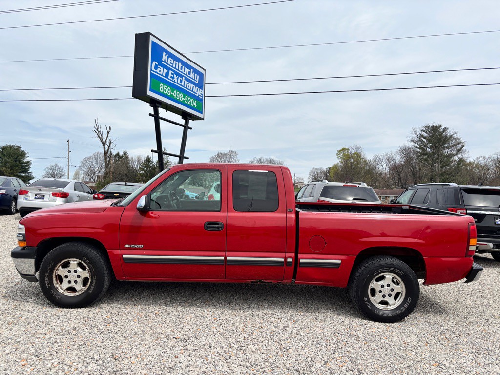 2002 Chevrolet Silverado 1500 Image 1