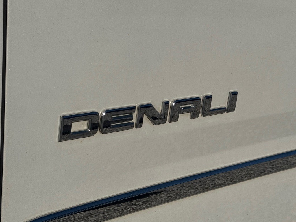 2017 GMC Yukon Image 3
