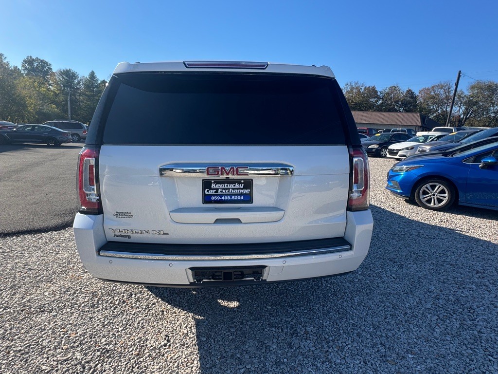 2017 GMC Yukon Image 9
