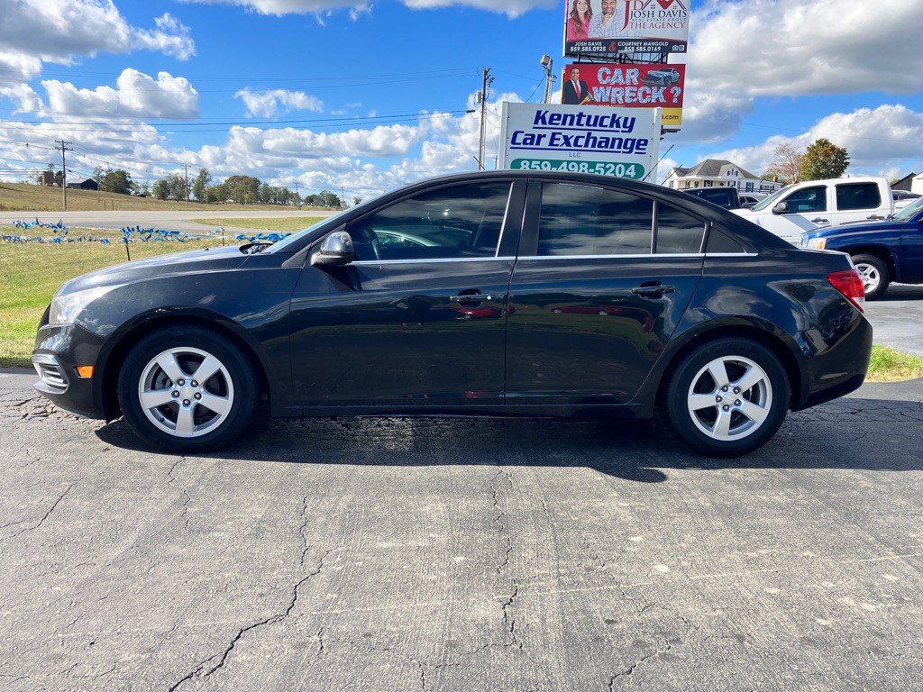 2015 Chevrolet Cruze Image 2
