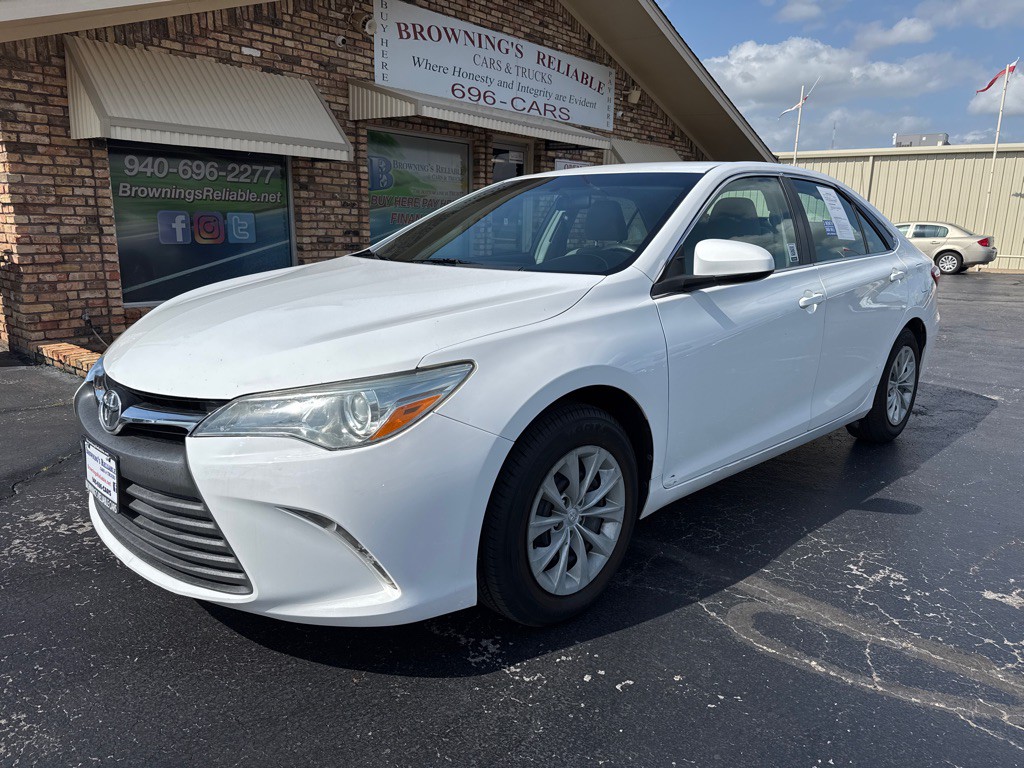 2017 Toyota Camry Image 1
