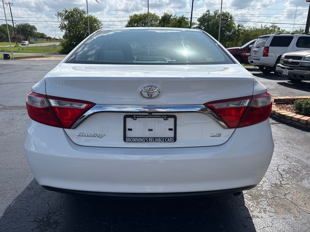 2017 Toyota Camry Image 5