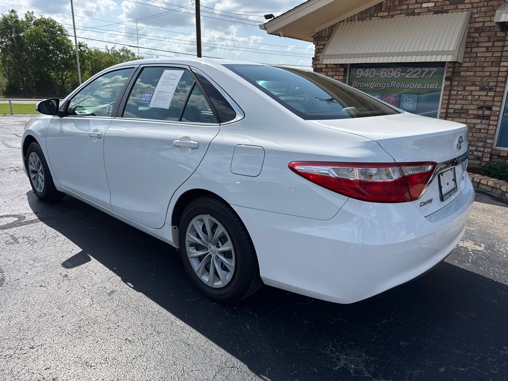 2017 Toyota Camry Image 6