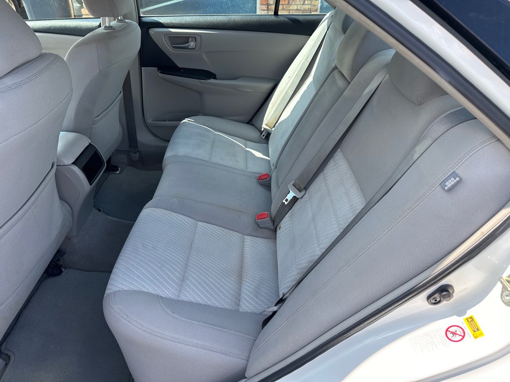 2017 Toyota Camry Image 14