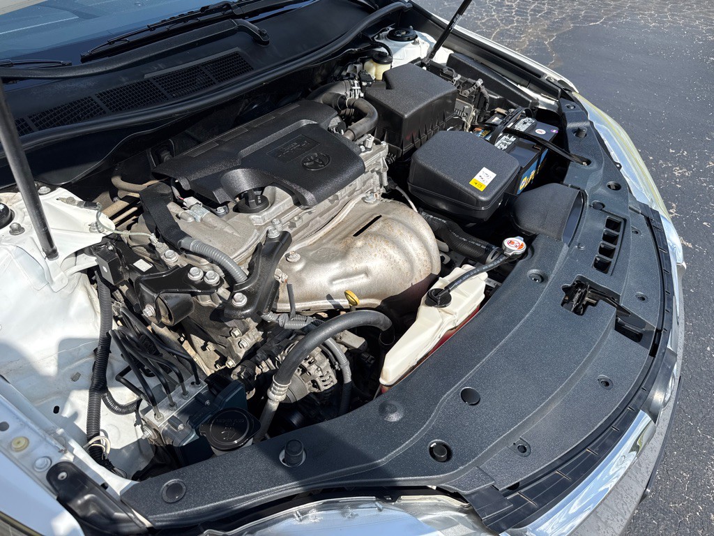 2017 Toyota Camry Image 22