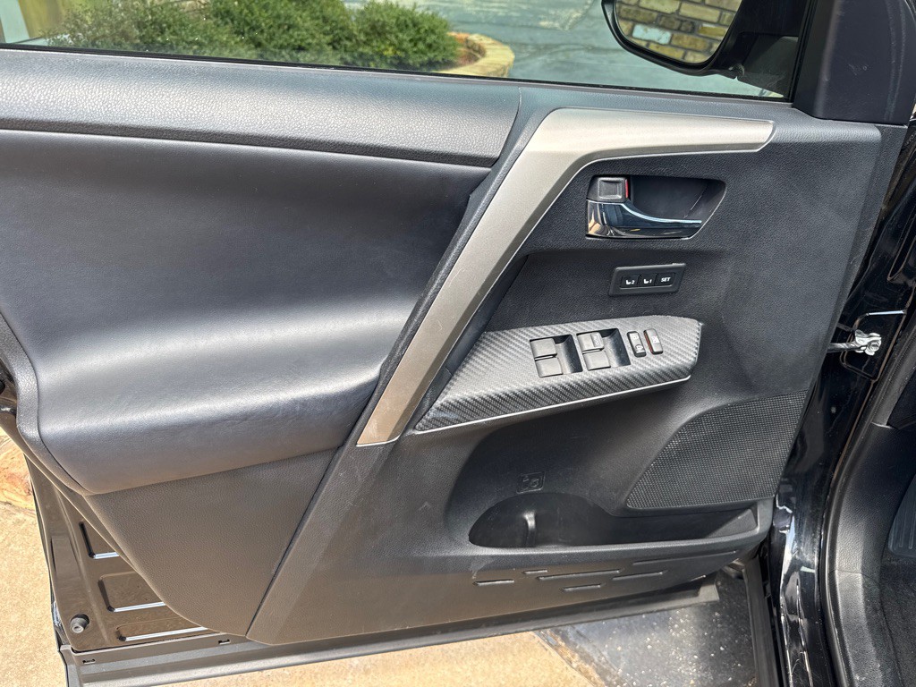 2014 Toyota Rav4 Image 17