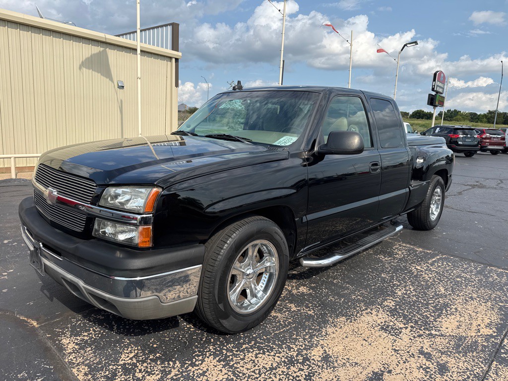 2003 Chevrolet Silverado 1500 Image 1