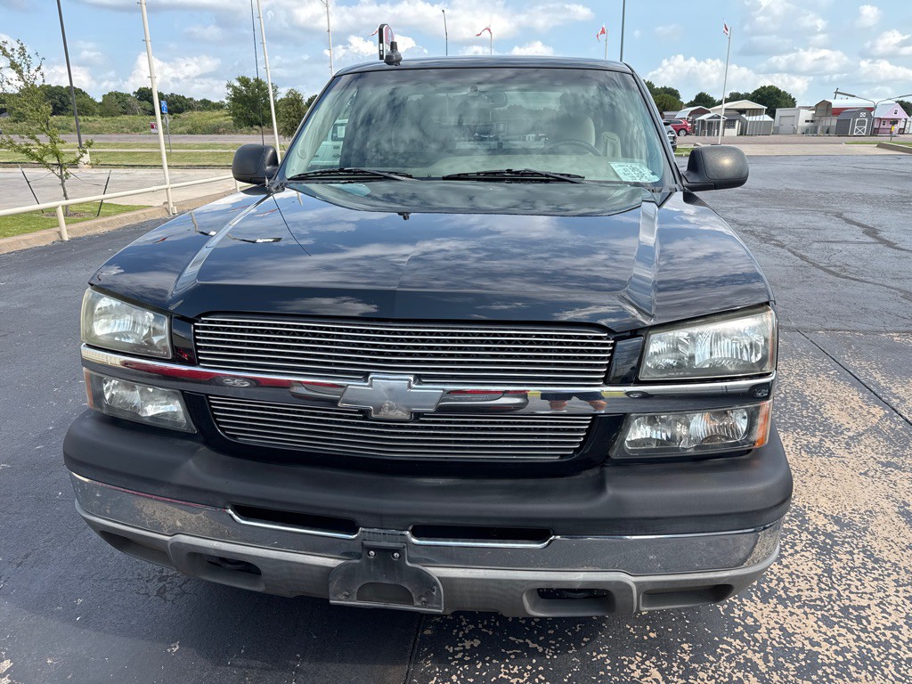 2003 Chevrolet Silverado 1500 Image 2
