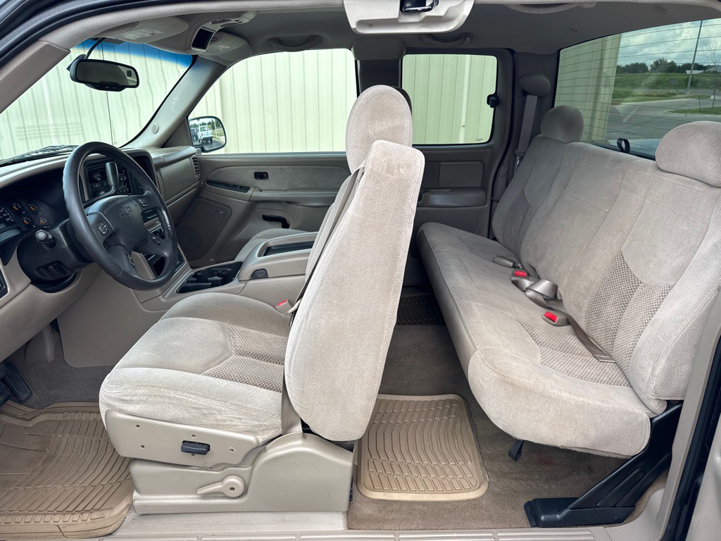 2003 Chevrolet Silverado 1500 Image 12