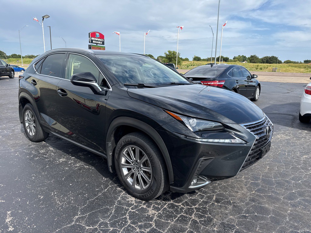 2021 Lexus NX Image 3