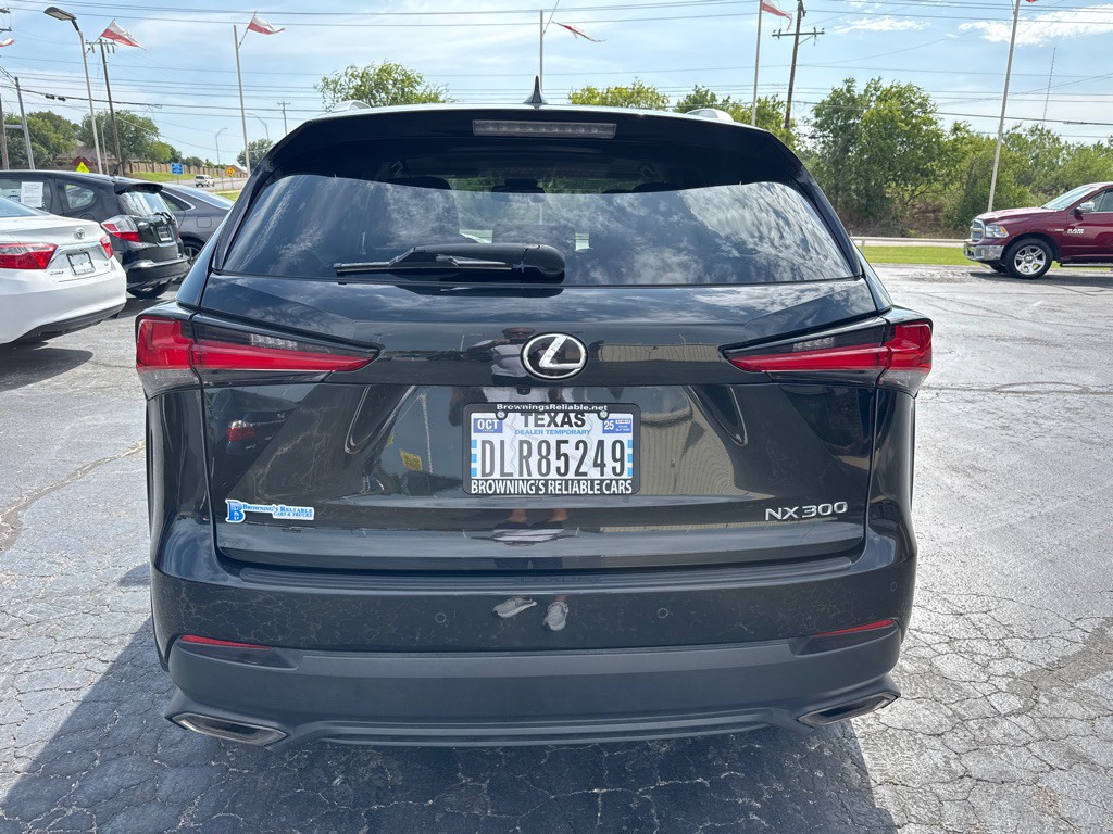 2021 Lexus NX Image 5