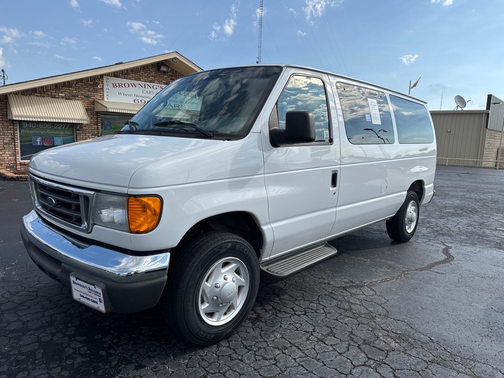 2007 Ford Econoline Image 1