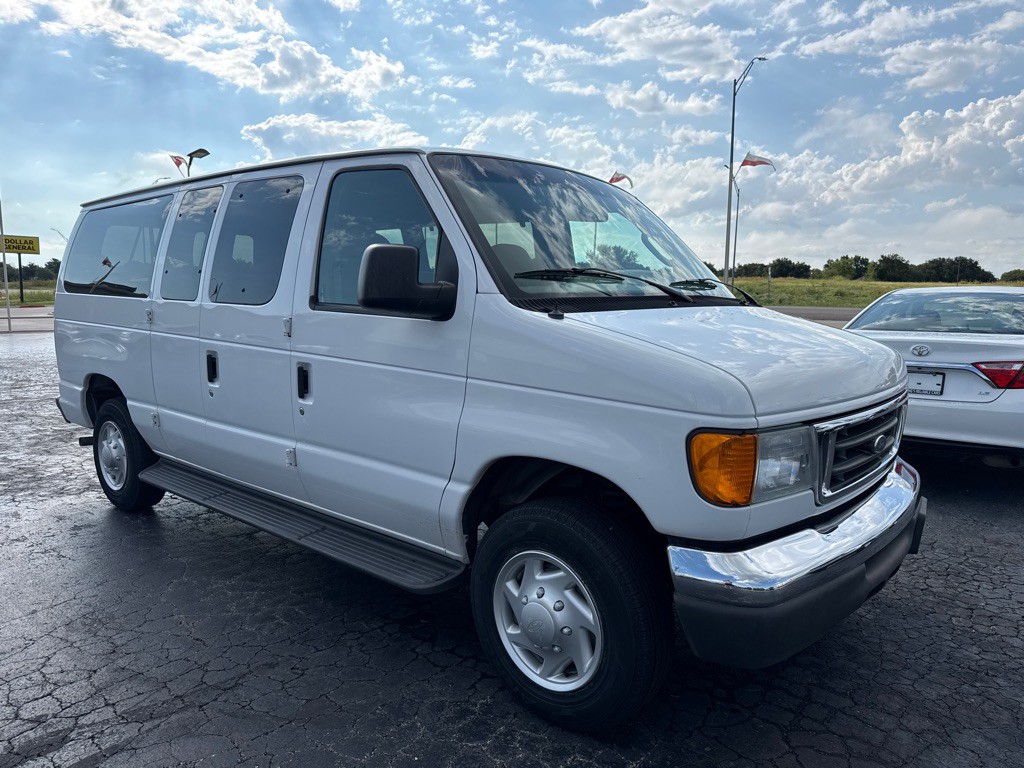 2007 Ford Econoline Image 3