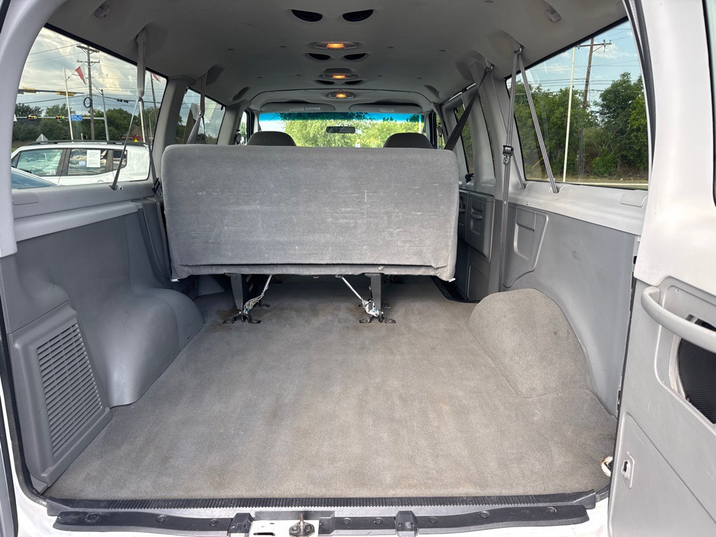 2007 Ford Econoline Image 9