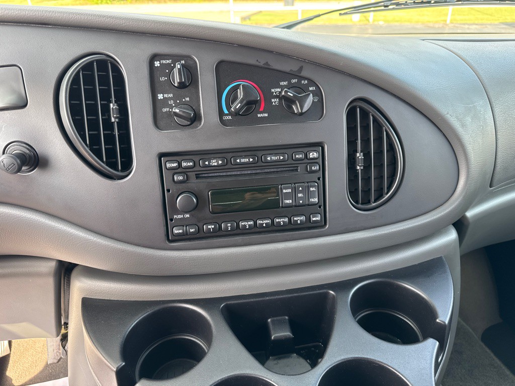 2007 Ford Econoline Image 17