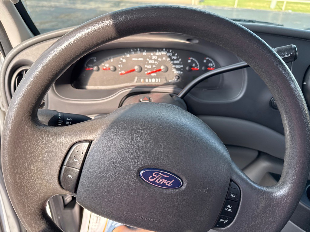 2007 Ford Econoline Image 18